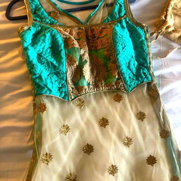 Pakistani/ Indian Salwar Anarkali Chudidar Saree - Picture 10 of 13